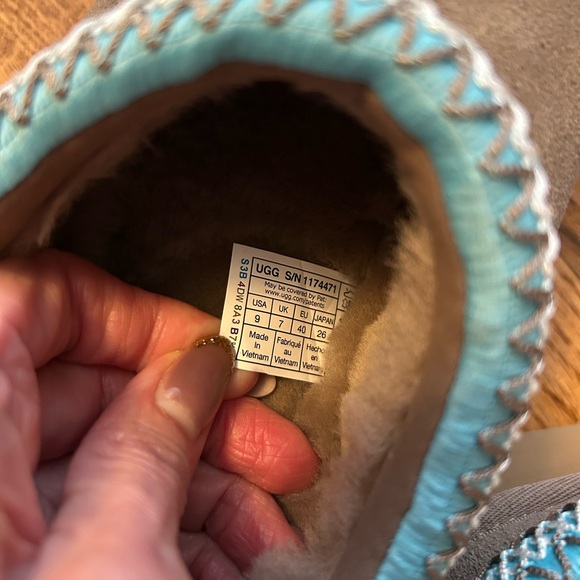 Ugg Tazz II - Picture 10 of 16